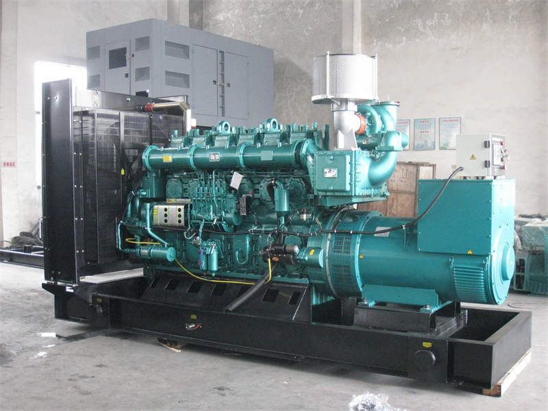 鹿寨200KW 柴油发电机的油耗是多少?